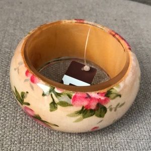 Chunky floral bangle bracelet